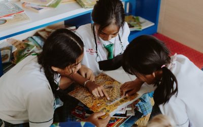 Formation Montessori vs. écoles traditionnelles : la bataille des méthodes alternatives